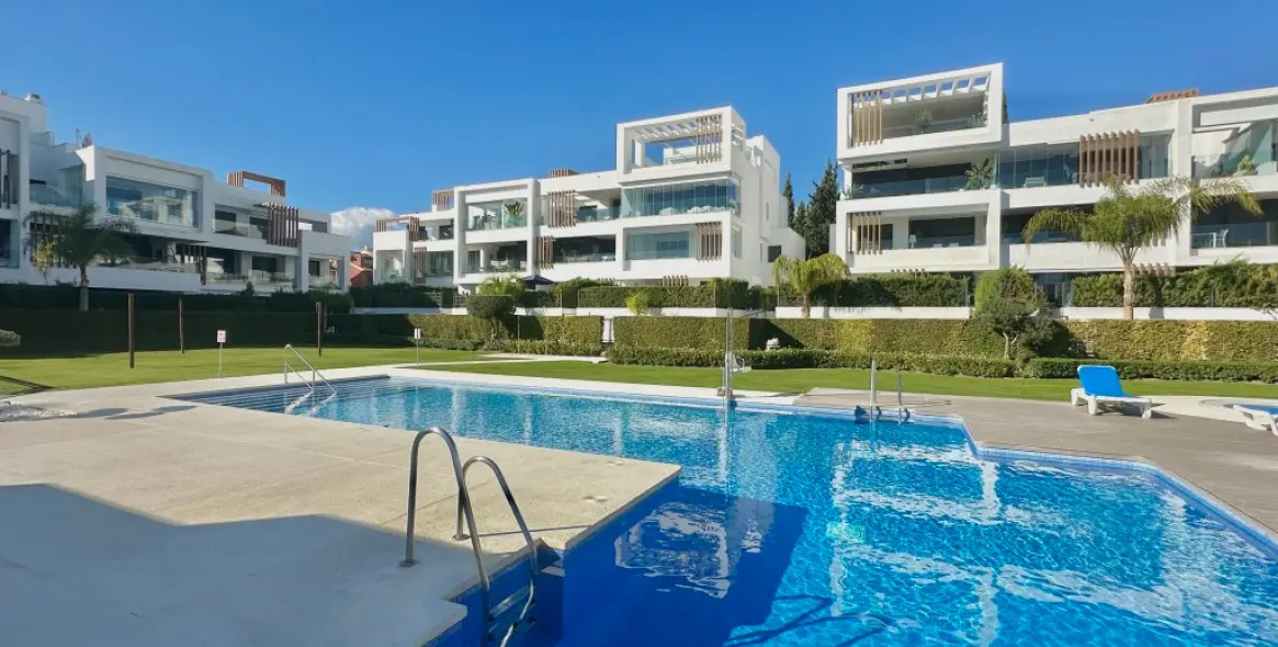 Sale of ground floor apartment in Bel Air 14