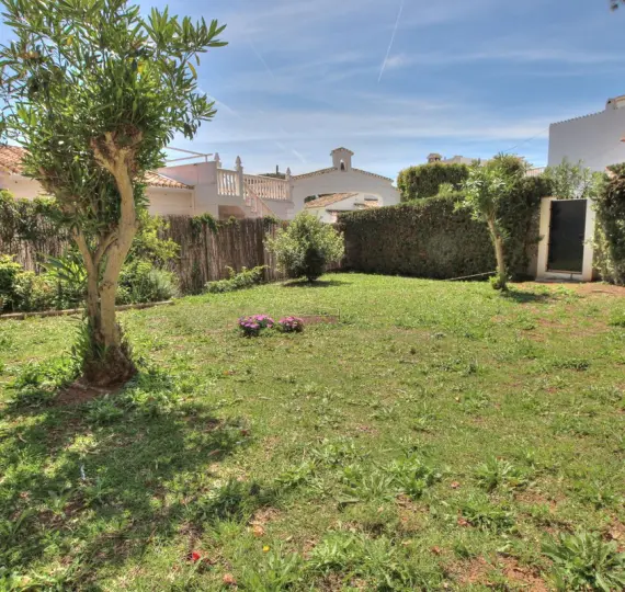 Продажа дома на две семьи в La Cala de Mijas