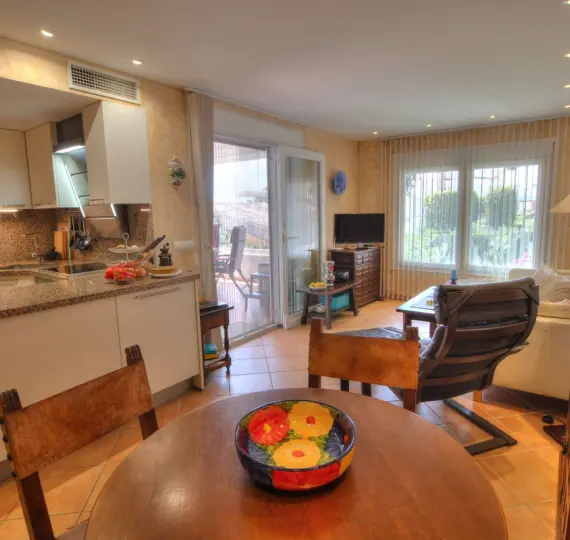 Продажа дома на две семьи в La Cala de Mijas