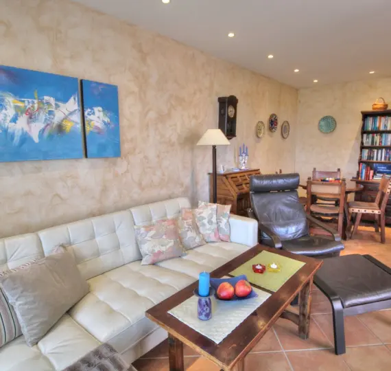 Продажа дома на две семьи в La Cala de Mijas