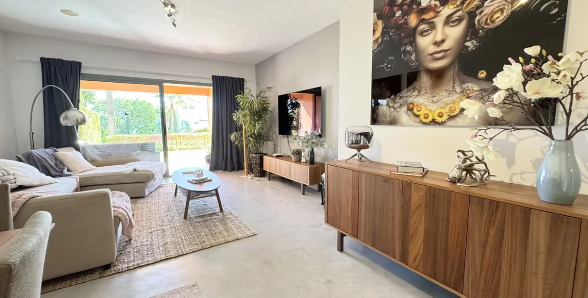 Sale of ground floor apartment in Los Flamingos 11