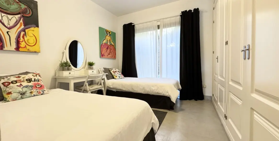 Sale of ground floor apartment in Los Flamingos 18