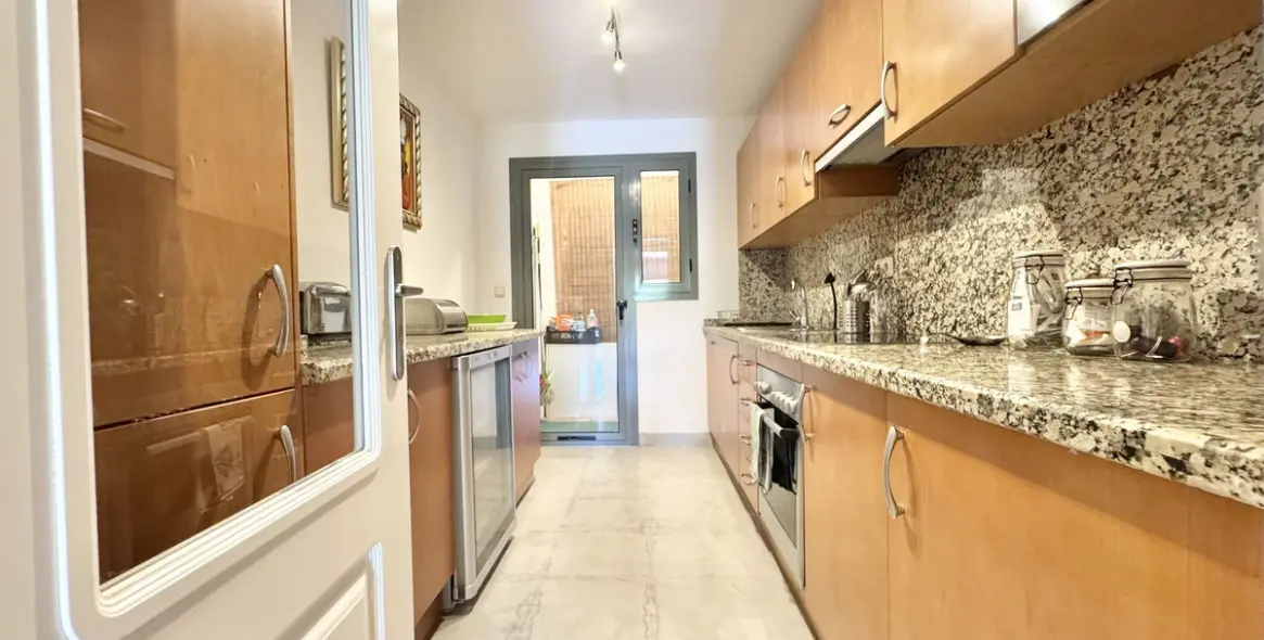 Sale of ground floor apartment in Los Flamingos 19