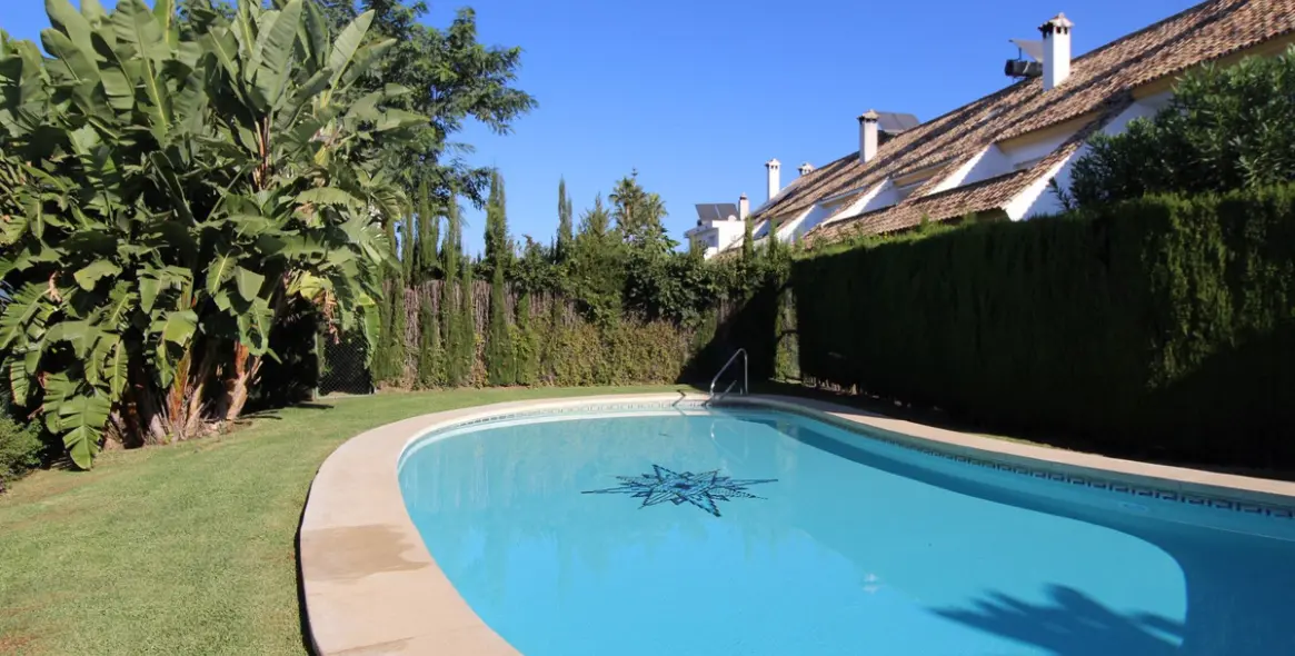 Продажа таунхауса в Estepona 5