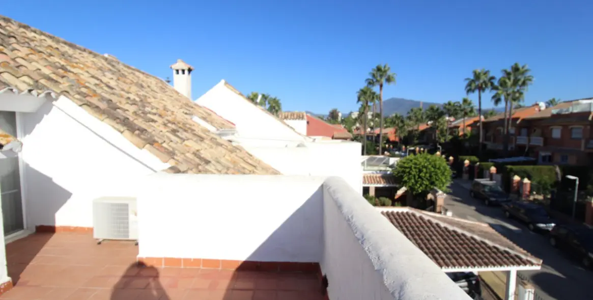 Продажа таунхауса в Estepona 11