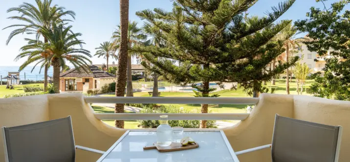 Sale of middle floor apartment in La Cala de Mijas 2