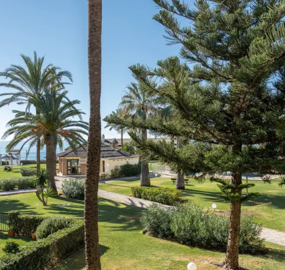 Sale of middle floor apartment in La Cala de Mijas