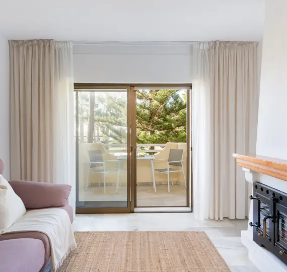 Sale of middle floor apartment in La Cala de Mijas