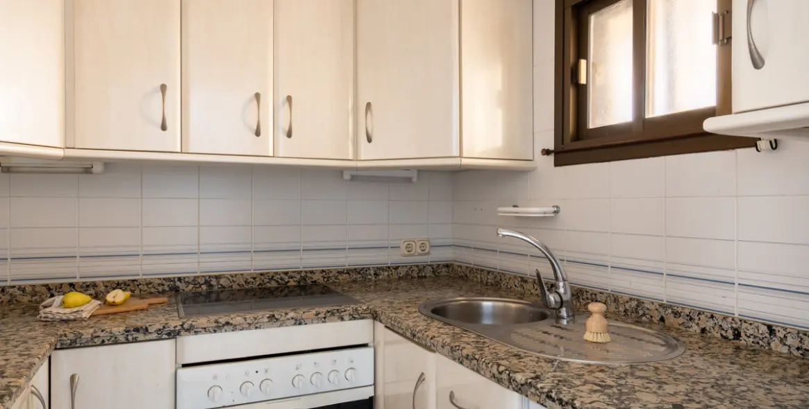 Venta de apartamento en planta media en La Cala de Mijas 9