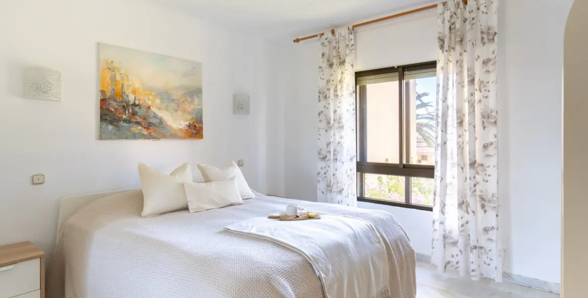 Venta de apartamento en planta media en La Cala de Mijas 10