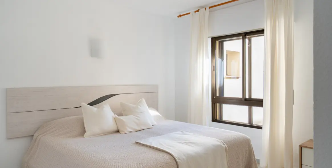 Venta de apartamento en planta media en La Cala de Mijas 14