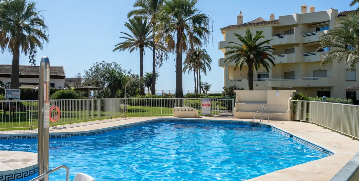 Venta de apartamento en planta media en La Cala de Mijas 17
