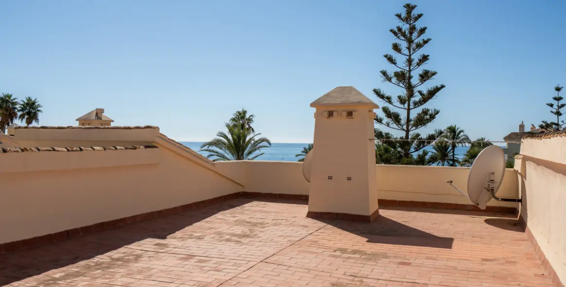 Sale of middle floor apartment in La Cala de Mijas 24