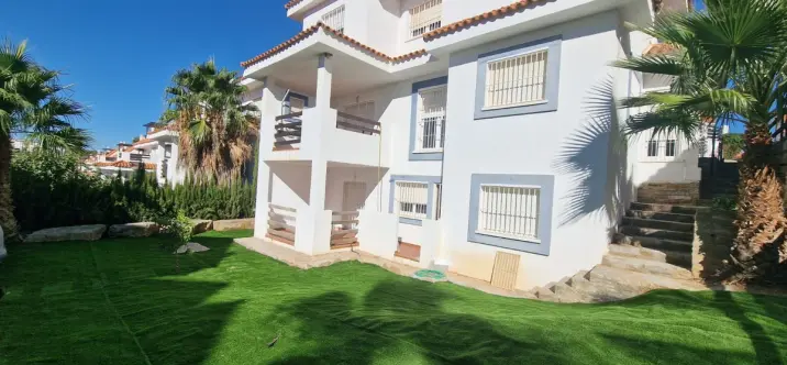 Продажа  отдельно стоящей виллы в Manilva 0