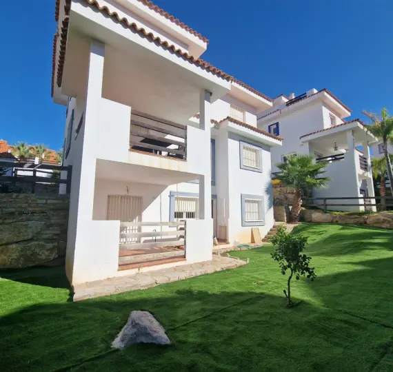 Продажа  отдельно стоящей виллы в Manilva