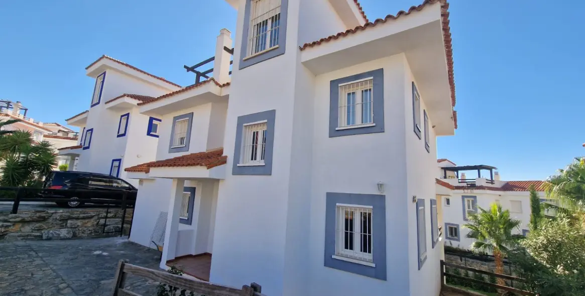 Продажа  отдельно стоящей виллы в Manilva 5