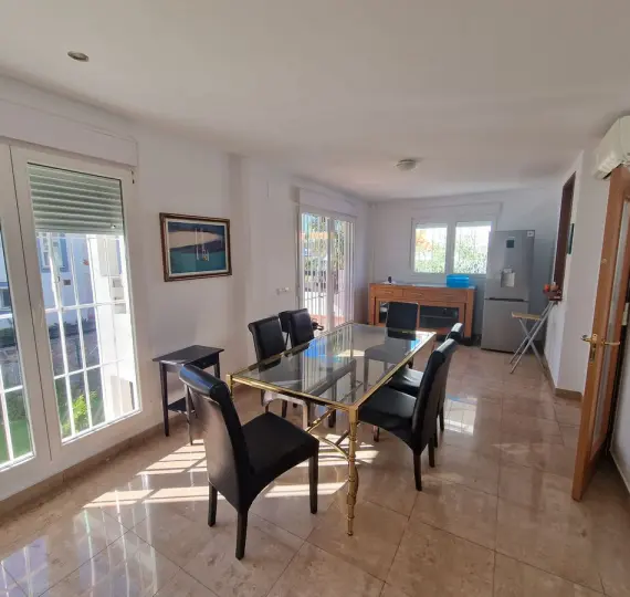 Продажа  отдельно стоящей виллы в Manilva