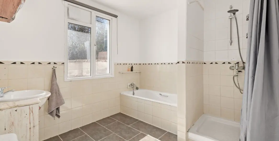 Sale of finca - cortijo in Estepona 16