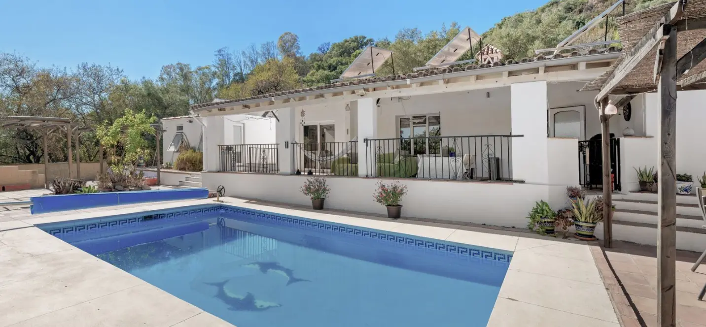 Sale of finca - cortijo in Estepona 0