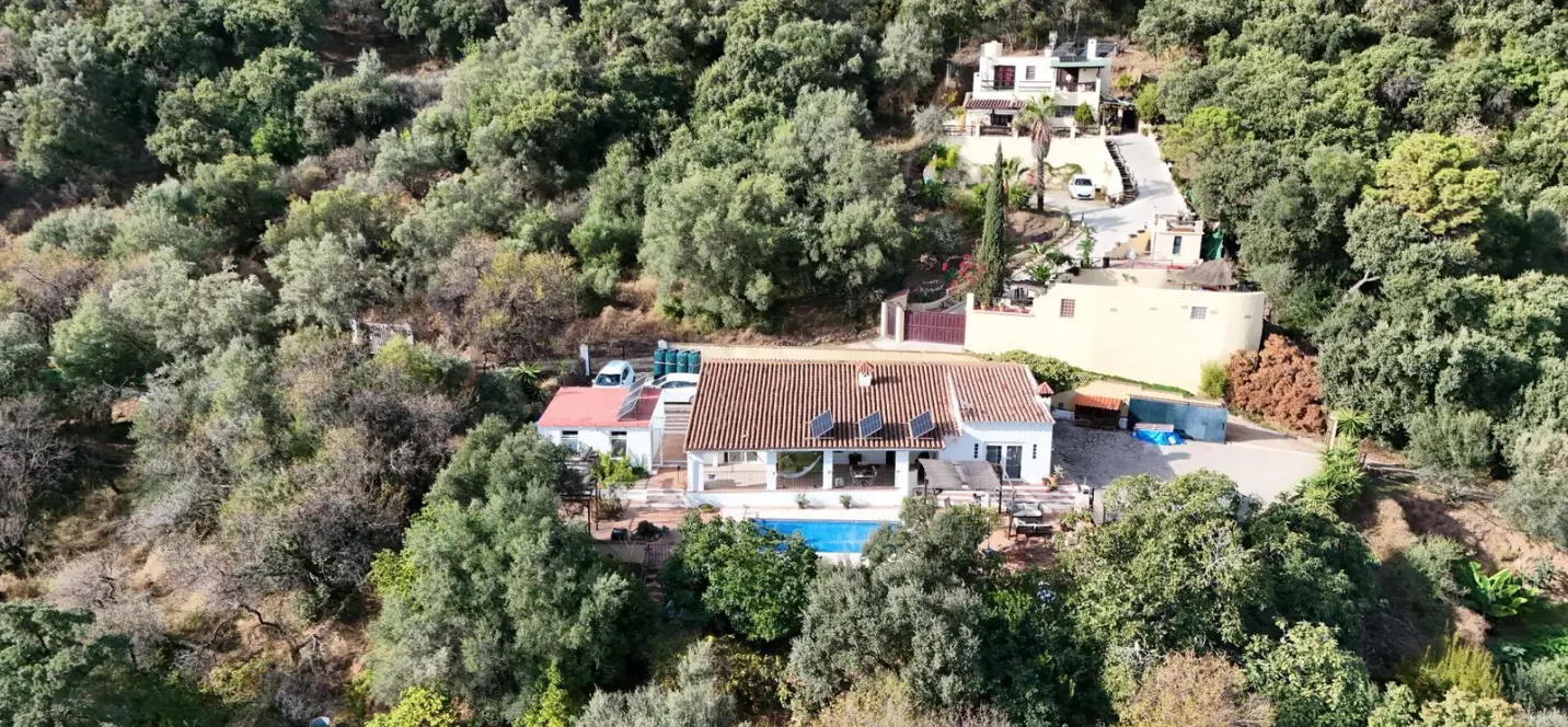 Sale of finca - cortijo in Estepona 1