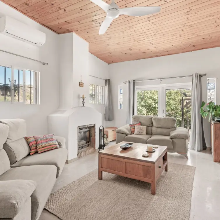 Sale of finca - cortijo in Estepona
