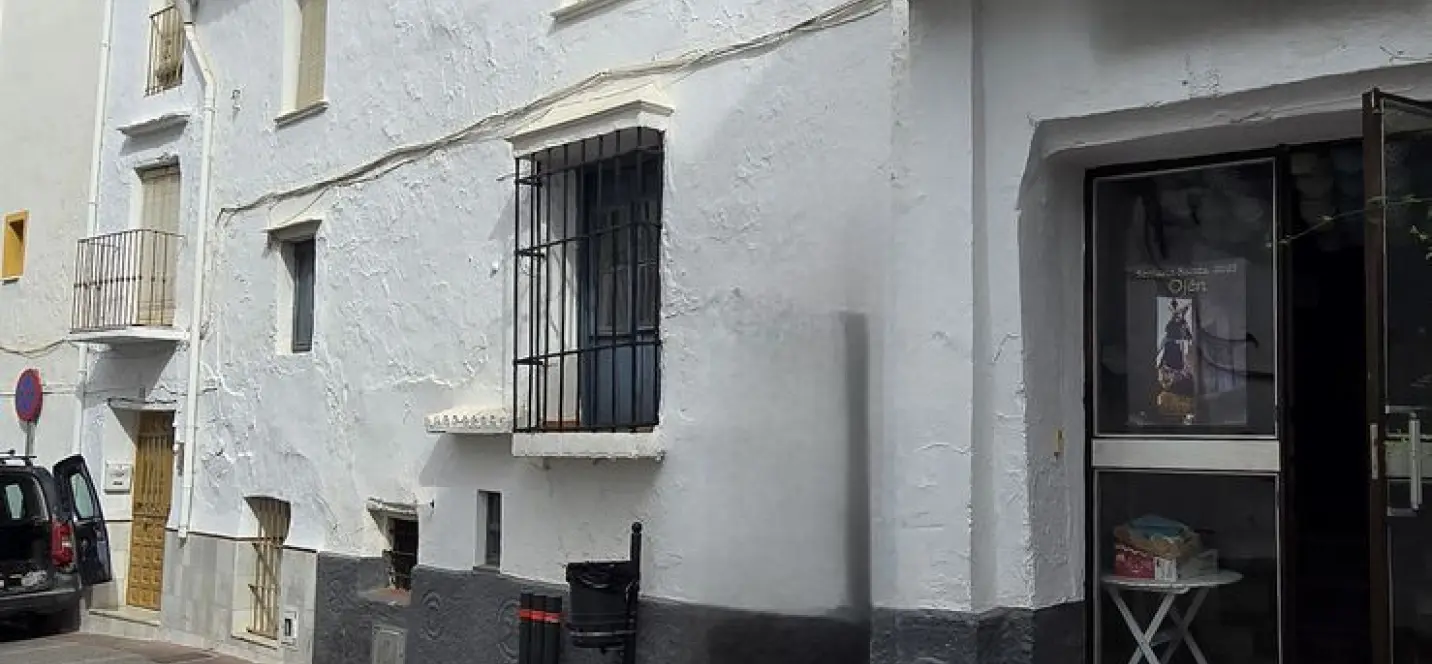 Venta de local comercial en Ojén 0
