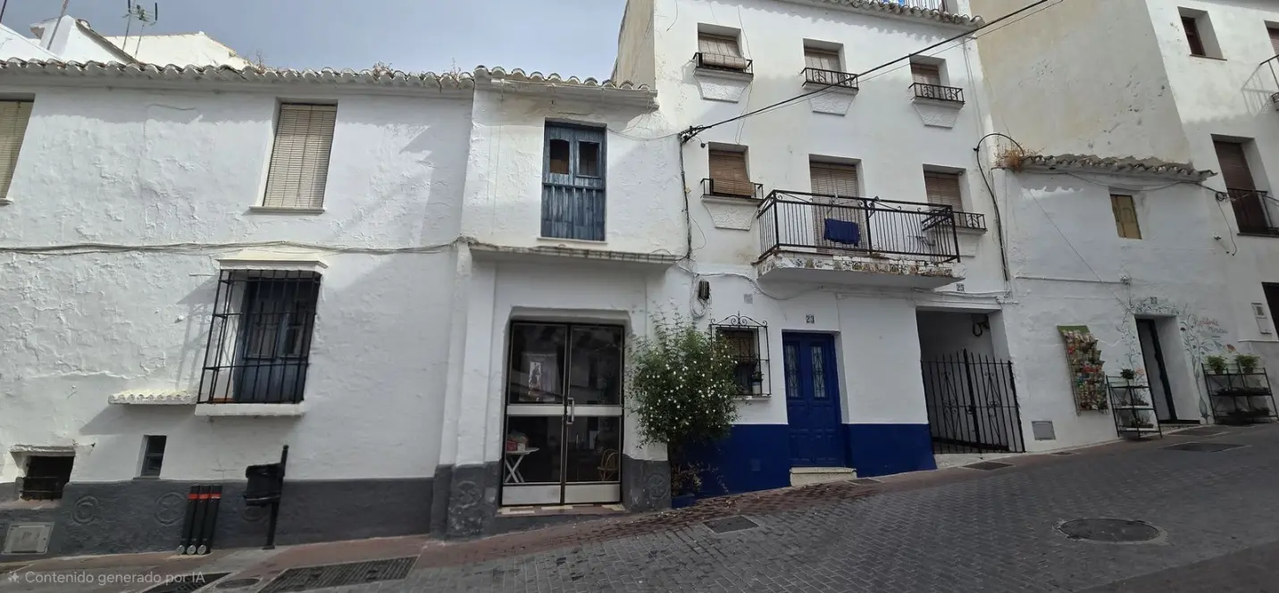 Venta de local comercial en Ojén 2