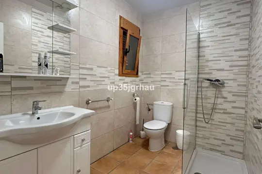 Image 8 thumb