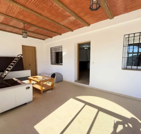 Sale of detached villa in Estepona