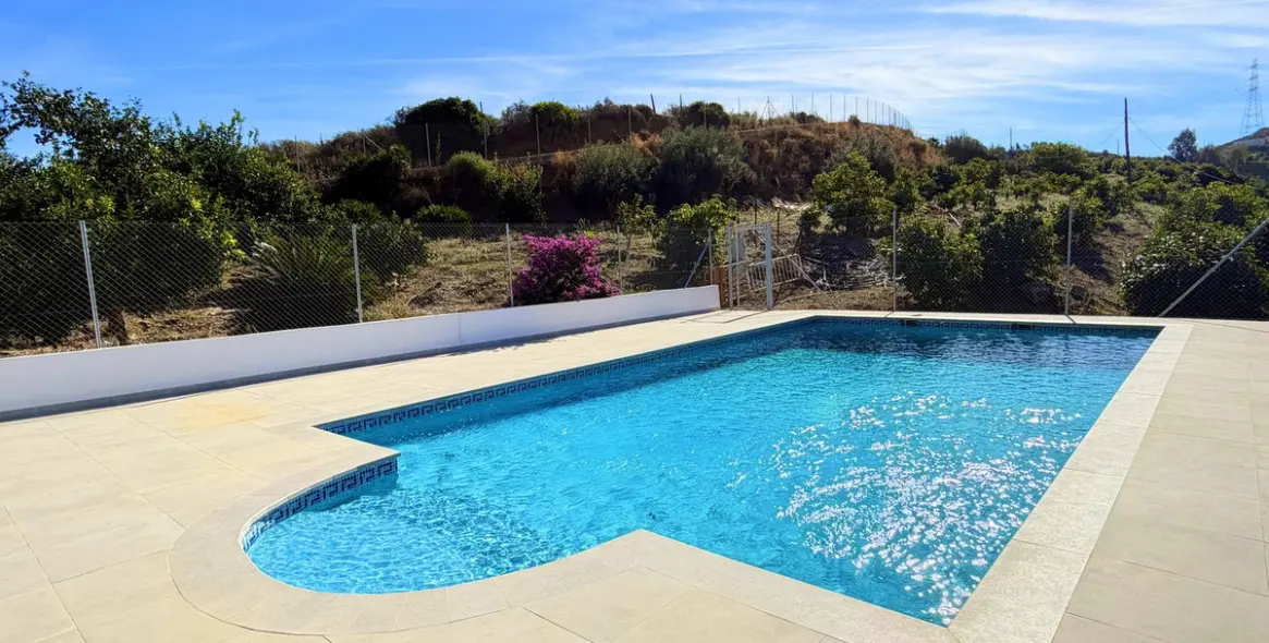 Sale of detached villa in Estepona 5
