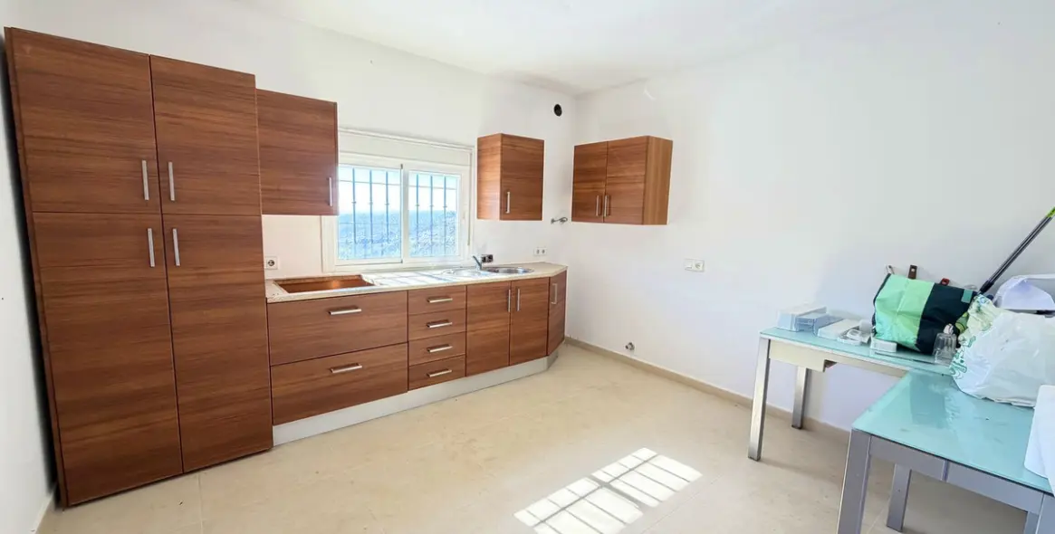 Sale of detached villa in Estepona 17