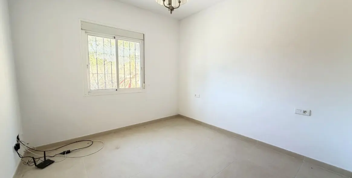 Продажа  отдельно стоящей виллы в Estepona 24