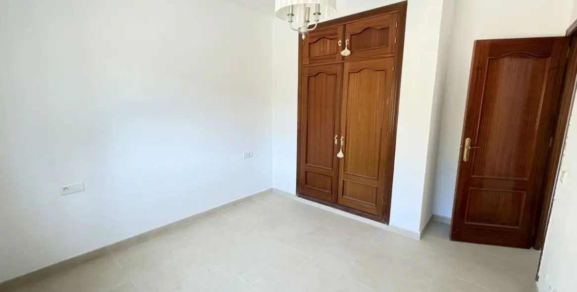 Продажа  отдельно стоящей виллы в Estepona 25