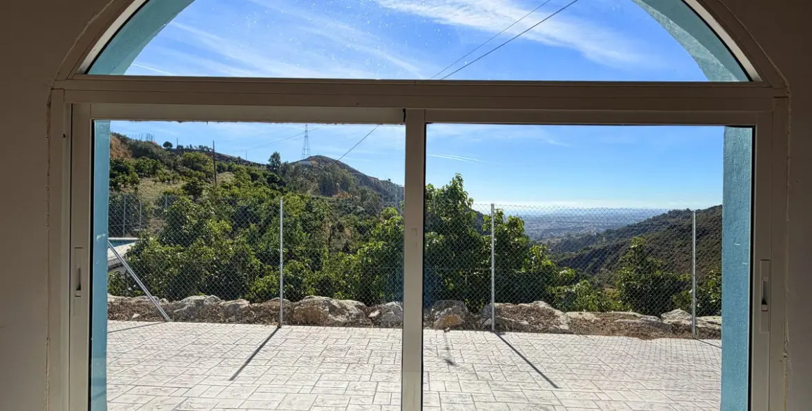 Продажа  отдельно стоящей виллы в Estepona 34