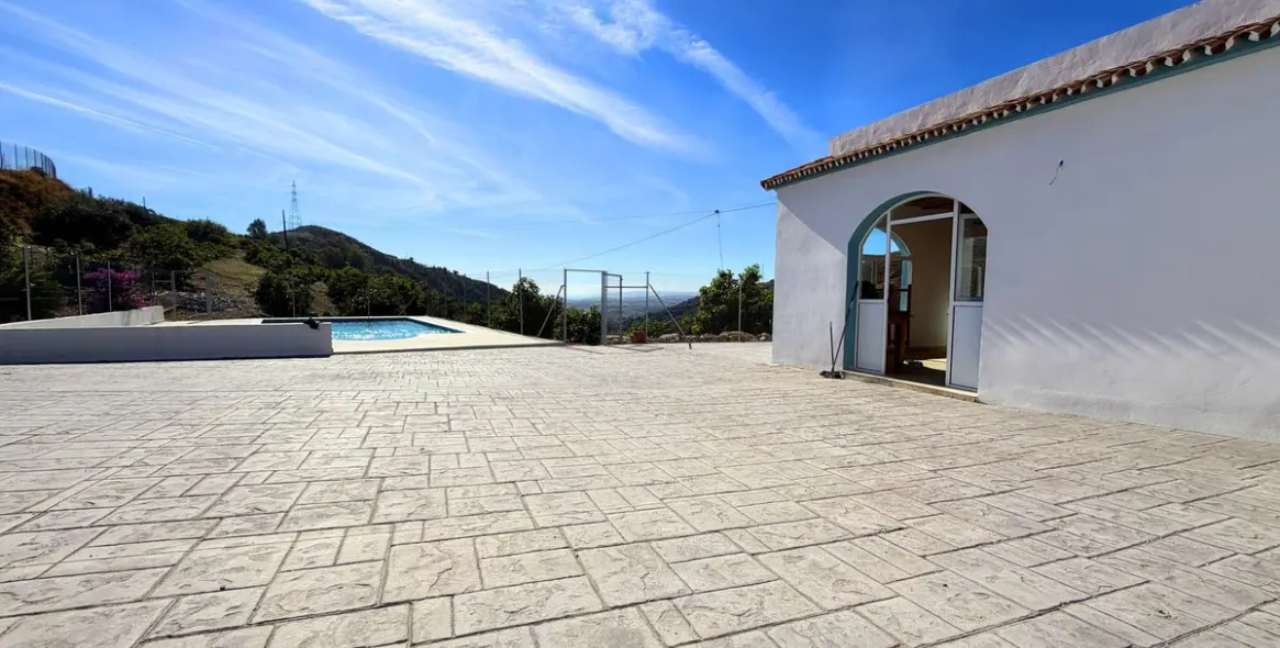 Продажа  отдельно стоящей виллы в Estepona 39