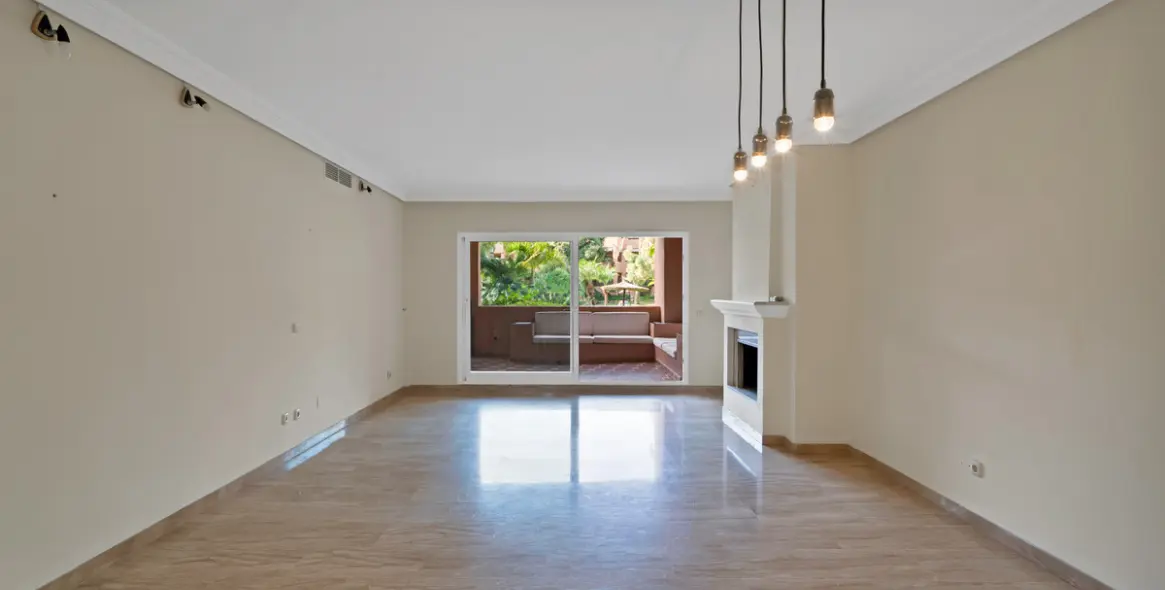 Venta de apartamento en planta baja en Guadalmina Baja 3