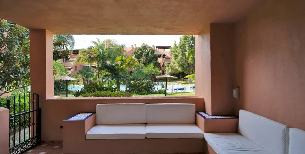 Venta de apartamento en planta baja en Guadalmina Baja 5