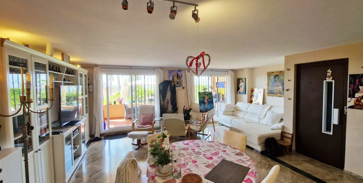 Sale of semi-detached house in Estepona 2