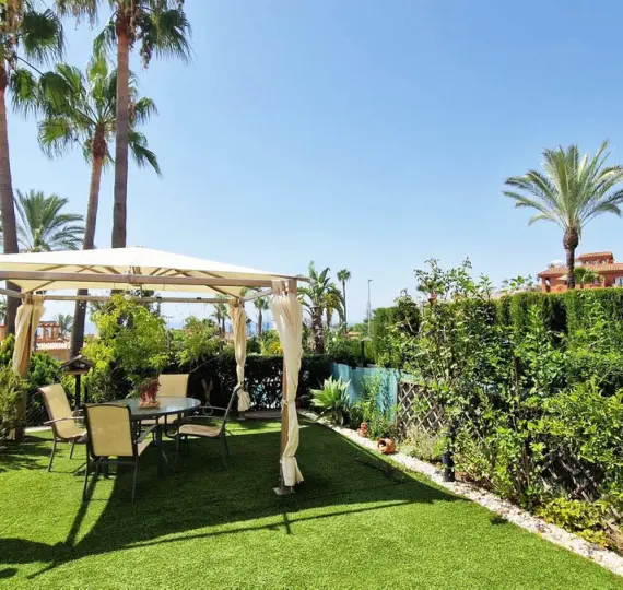 Sale of semi-detached house in Estepona