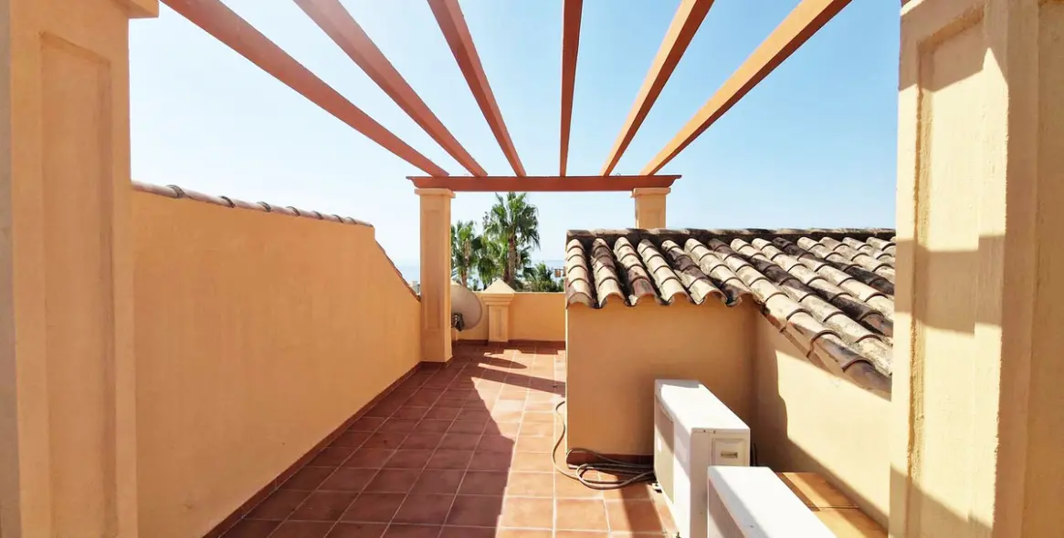 Sale of semi-detached house in Estepona 15
