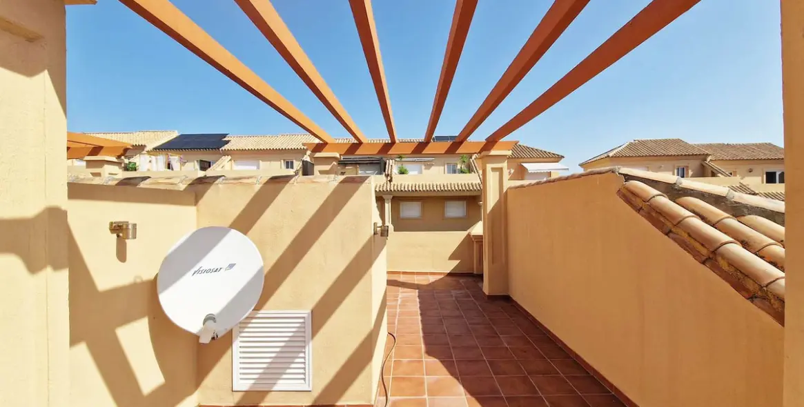 Sale of semi-detached house in Estepona 16