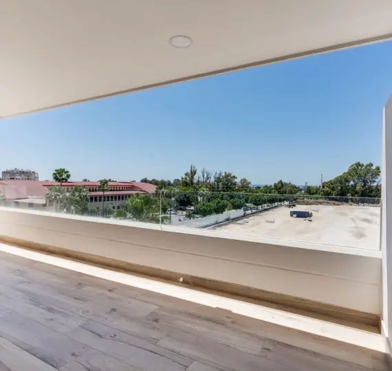 Продажа апартаментов на среднем этаже в Nueva Andalucía