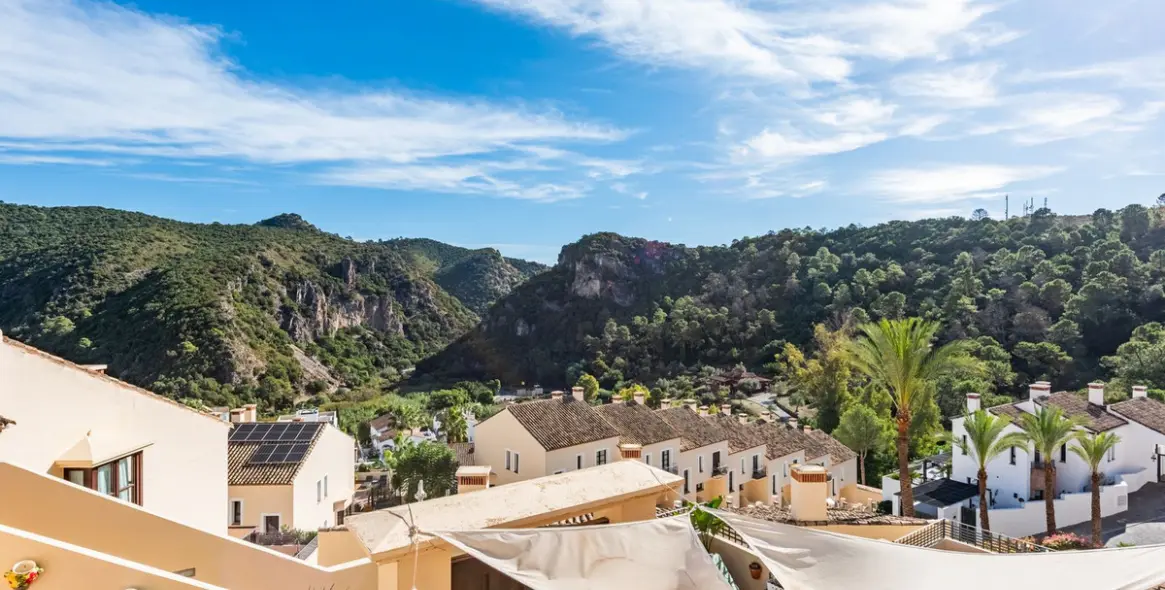 Sale of semi-detached house in Benahavís 17