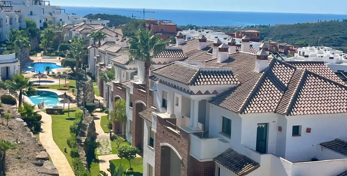 Sale of penthouse in Casares 1