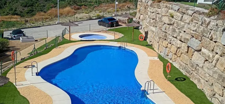 Sale of penthouse in Casares 3