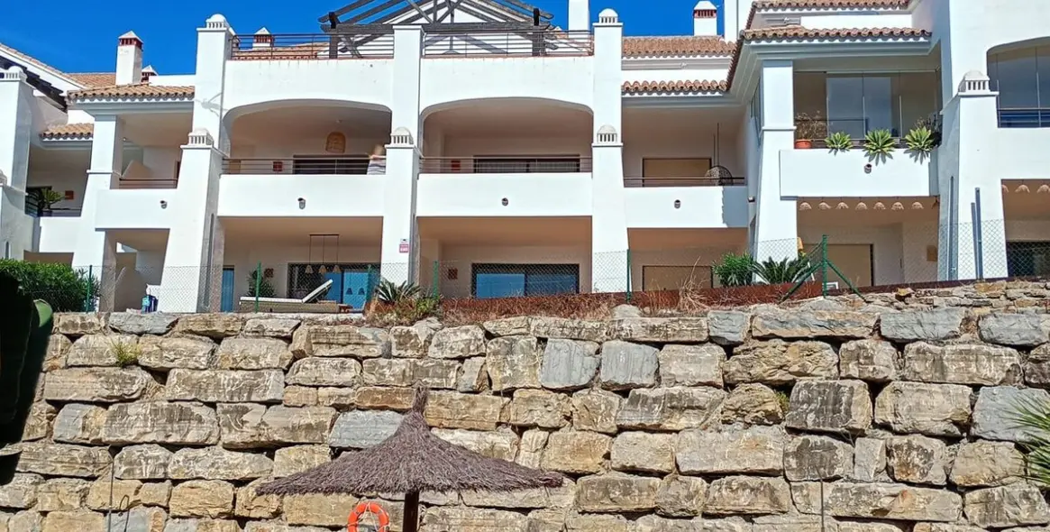 Sale of penthouse in Casares 10