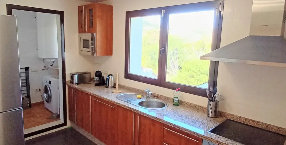 Sale of penthouse in Casares 13