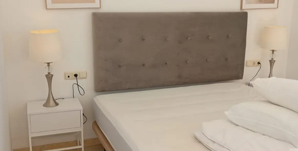 Sale of penthouse in Casares 18