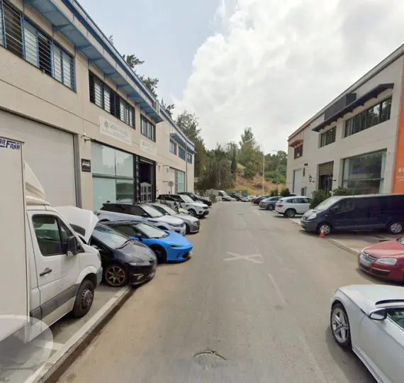 Venta de local comercial en Nueva Andalucía