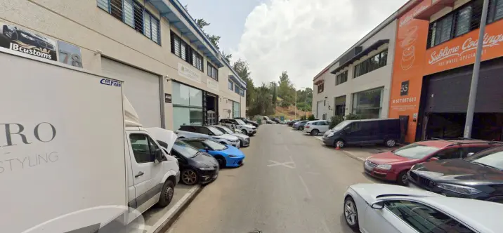 Venta de local comercial en Nueva Andalucía 0